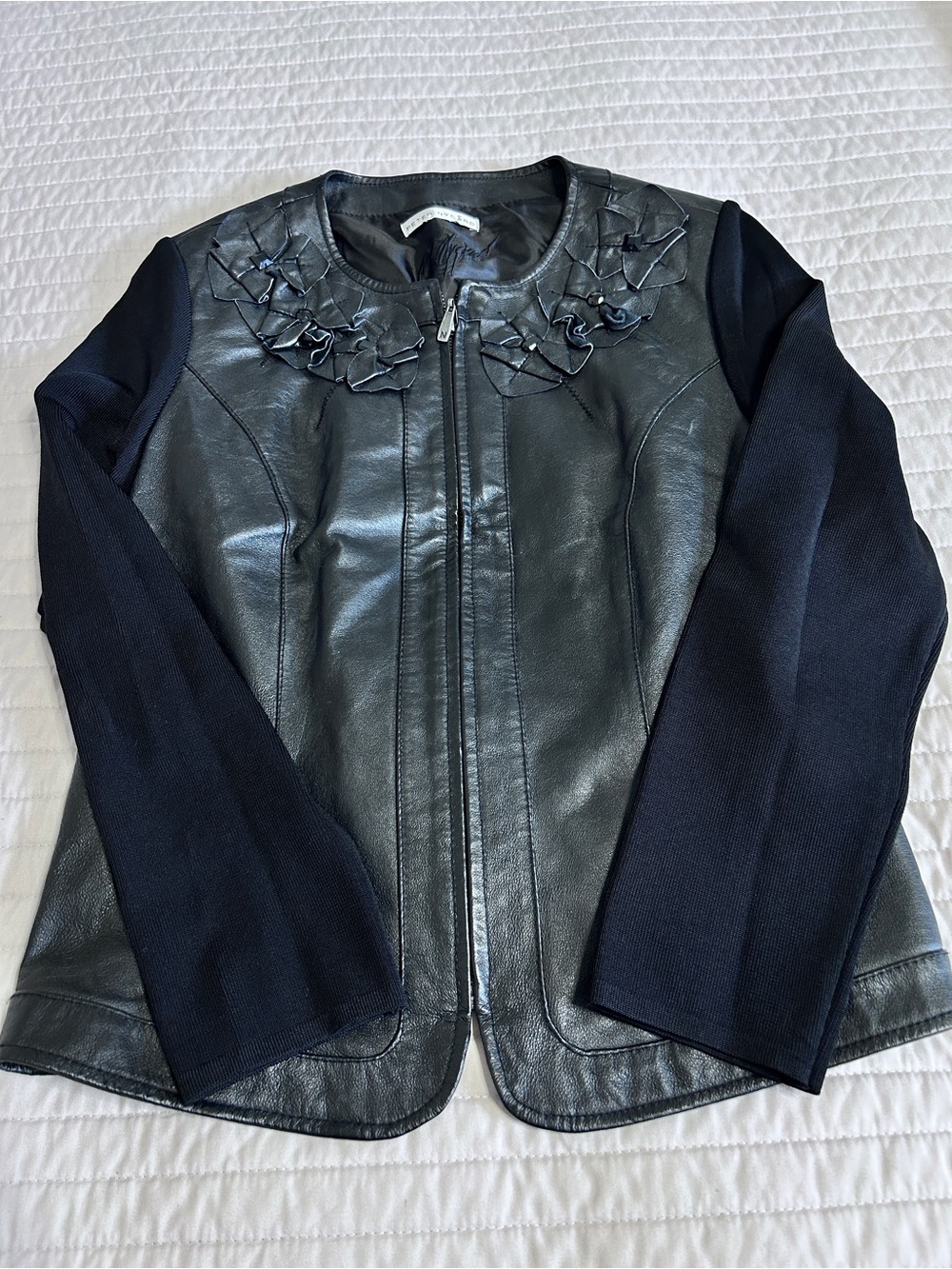 Genuine Leather Floral Applique Knit Black Full Zip Sweater Women’s small layer - Picture 5 of 9